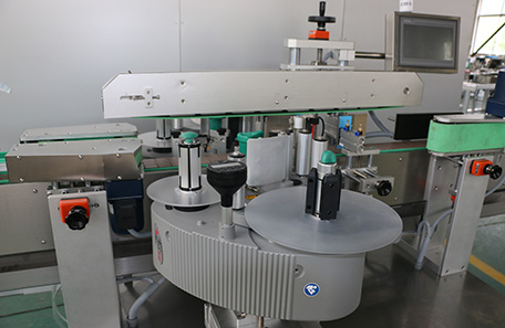 洗衣液雙面貼標機