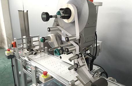 未定型盒分頁(yè)貼標(biāo)機(jī)