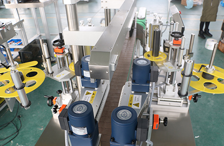 扁瓶不干膠雙面貼標機