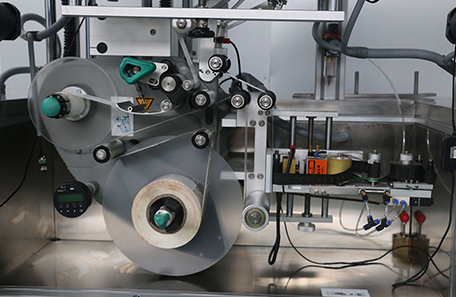 翻蓋盒子上下面貼標機