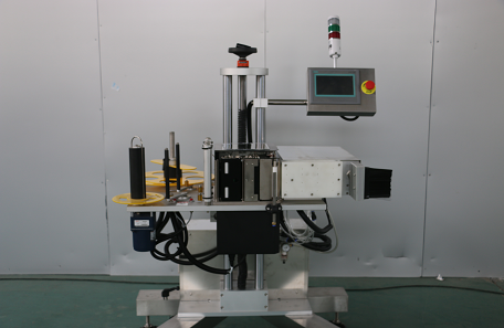 紙箱表面打印貼標機