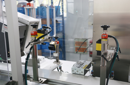 二級碼平面打印貼標機